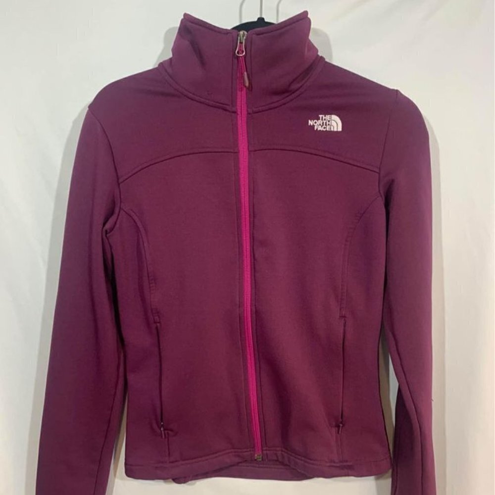 THE NORTH FACE woman’s jacket. Cranberry colour. Size small. New conditi…